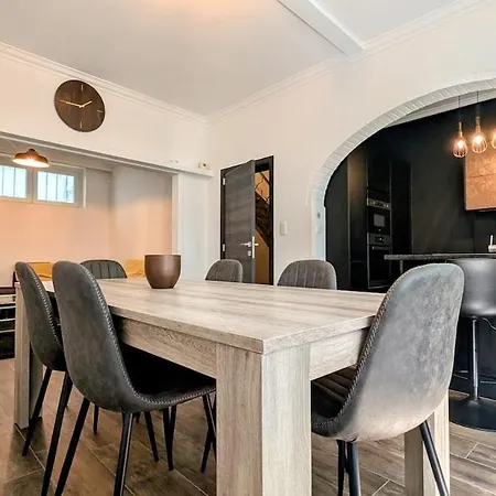 Aux Cedres - Peaceful With Easy Parking Apartament *