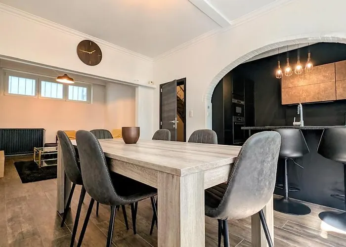 Aux Cedres - Peaceful With Easy Parking Apartament *