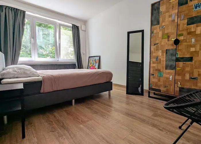 Aux Cedres - Peaceful With Easy Parking *